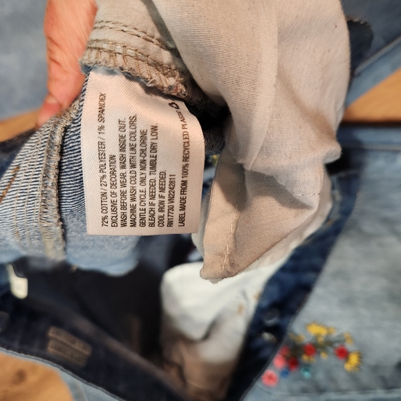 Embroidered Jean's - Picture 6 of 6